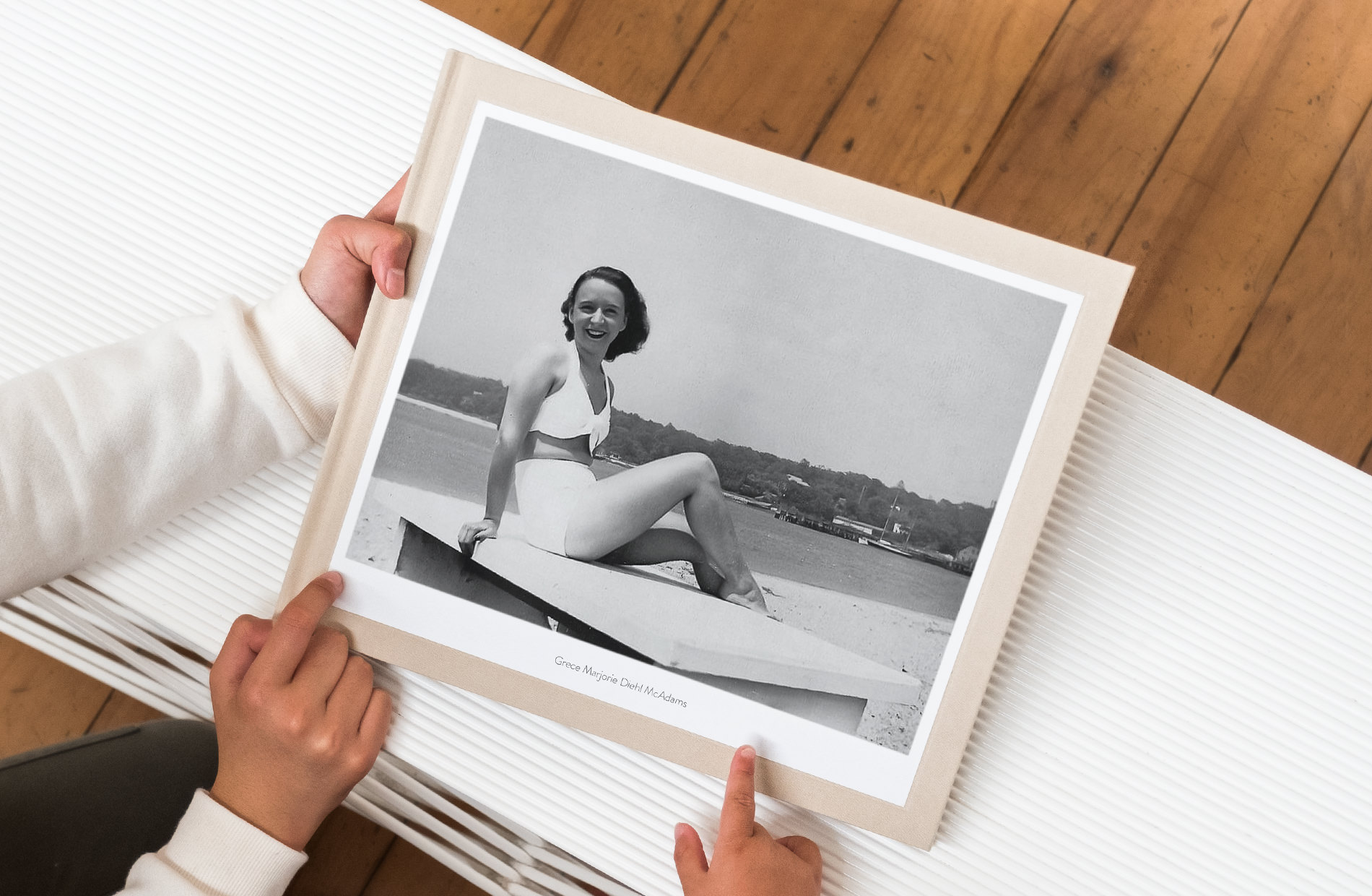 Woman vintage photo in black and white