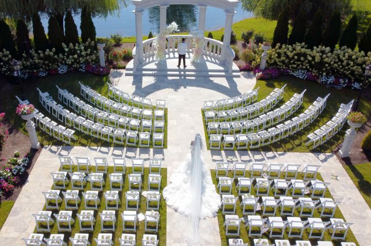 Birds eye view of walking down the isle